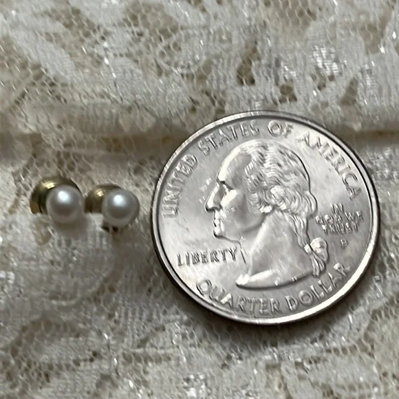 Napier/vintage faux pearl earrings - Picture 2 of 3